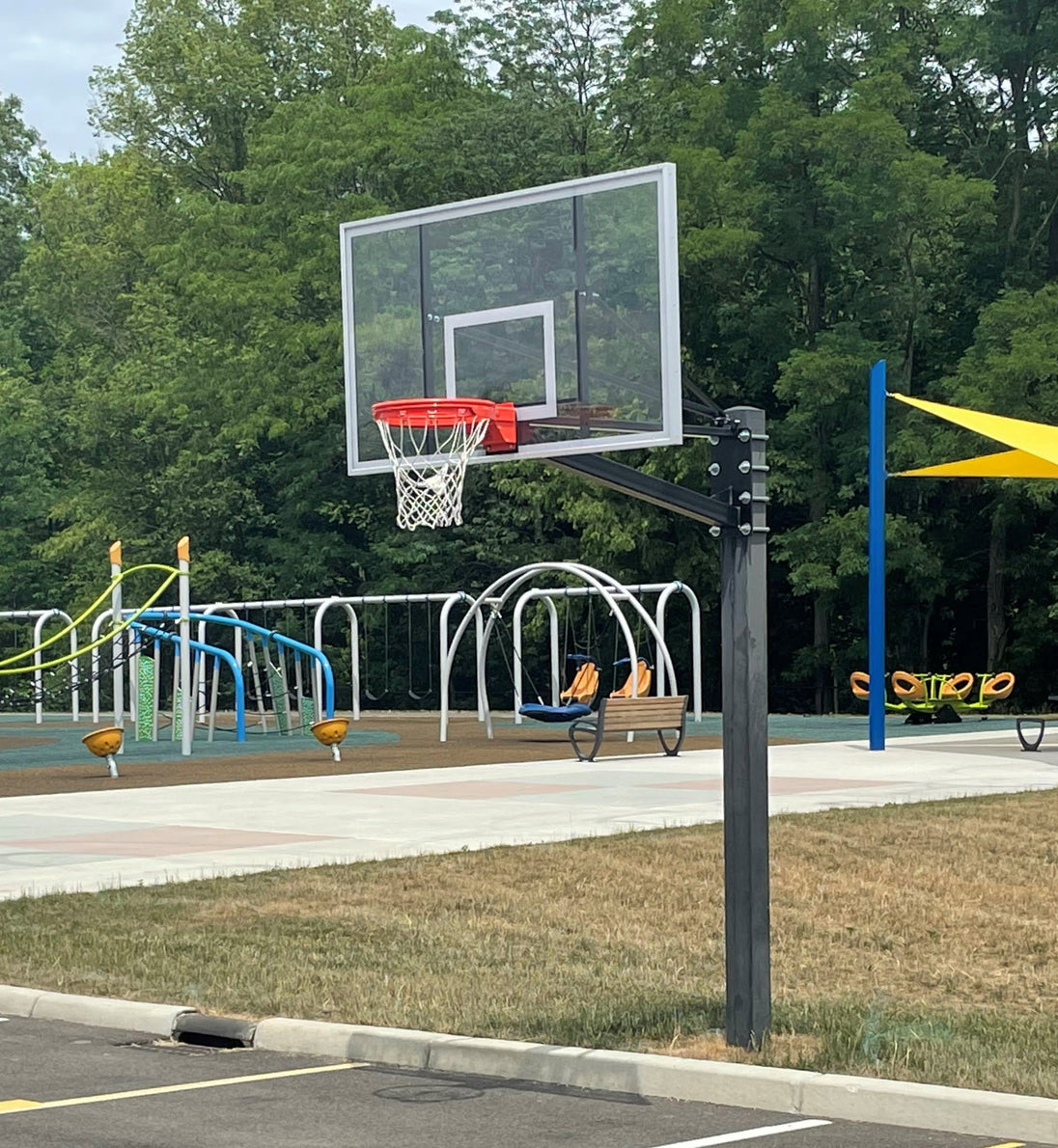 Gared Endurance ® Acrylic Playground Basketball System