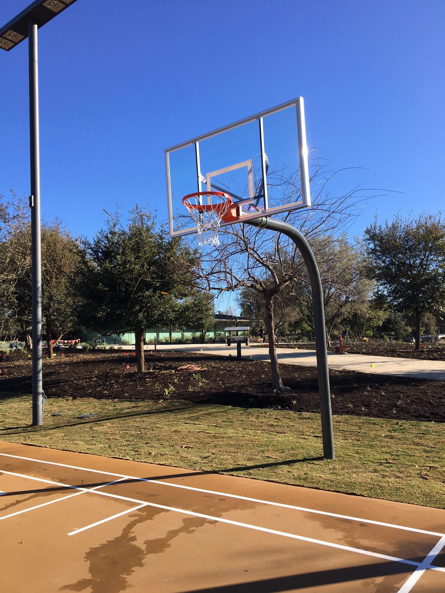 Gared Heavy Duty 5-9/16″ O.D. Gooseneck Basketball Package - 42″x60″ Glass Backboard, Breakaway Rim